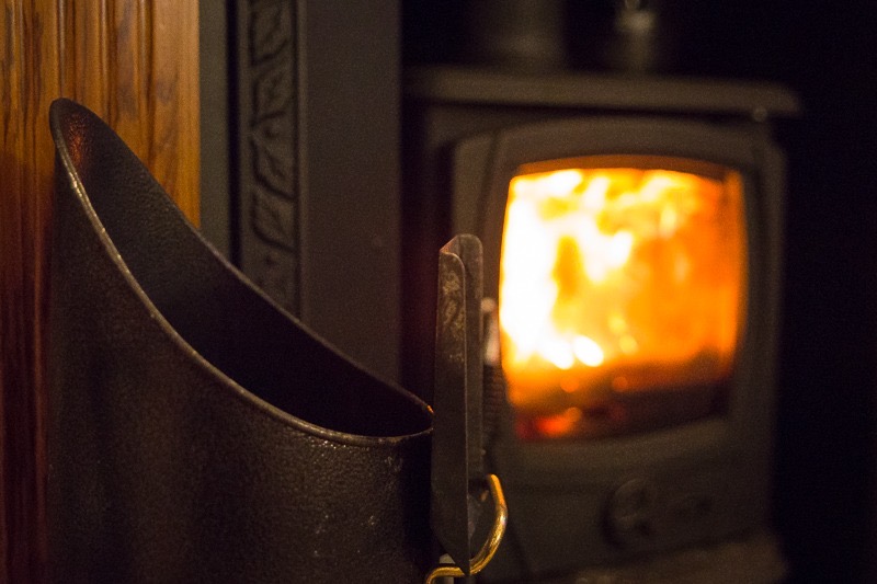 Lounge, multifuel stove